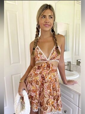 New Sky to Moon Paisley Lace-Trim Cut Out Dress- Large